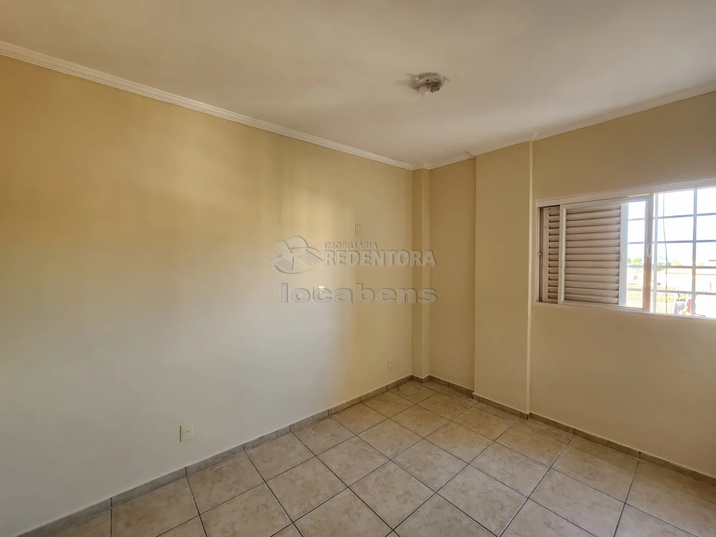 Alugar Apartamento / Padrão em Guapiaçu R$ 1.100,00 - Foto 8