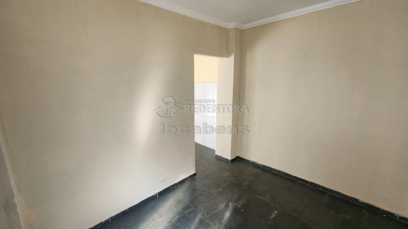 Alugar Casa / Padrão em São José do Rio Preto R$ 550,00 - Foto 4