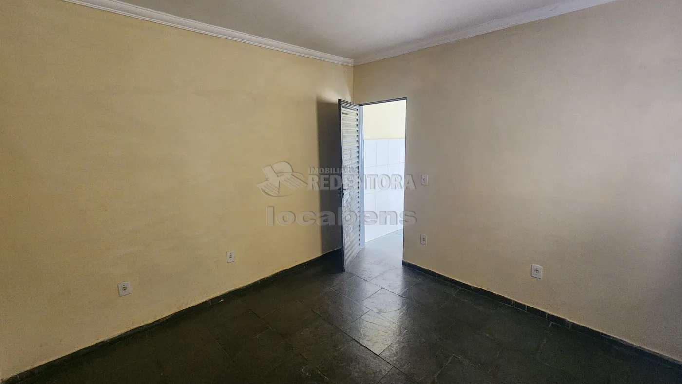 Alugar Casa / Padrão em São José do Rio Preto R$ 550,00 - Foto 6