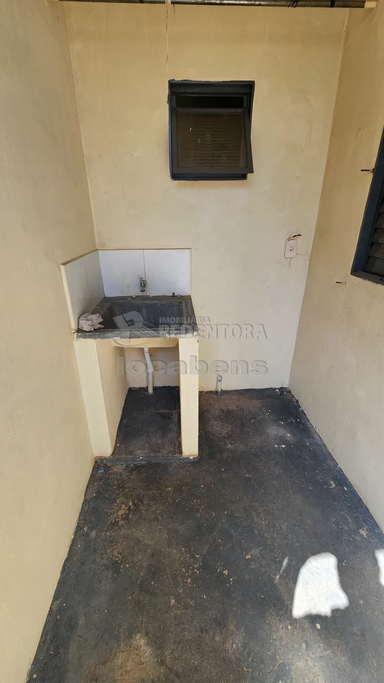 Alugar Casa / Padrão em São José do Rio Preto R$ 550,00 - Foto 8