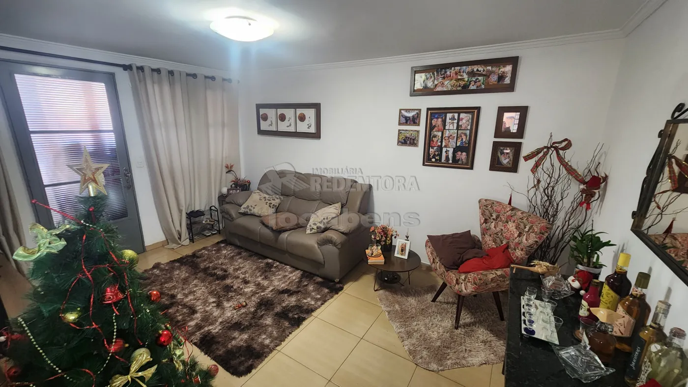 Casa à venda com 2 quartos, 100m² - Foto 2