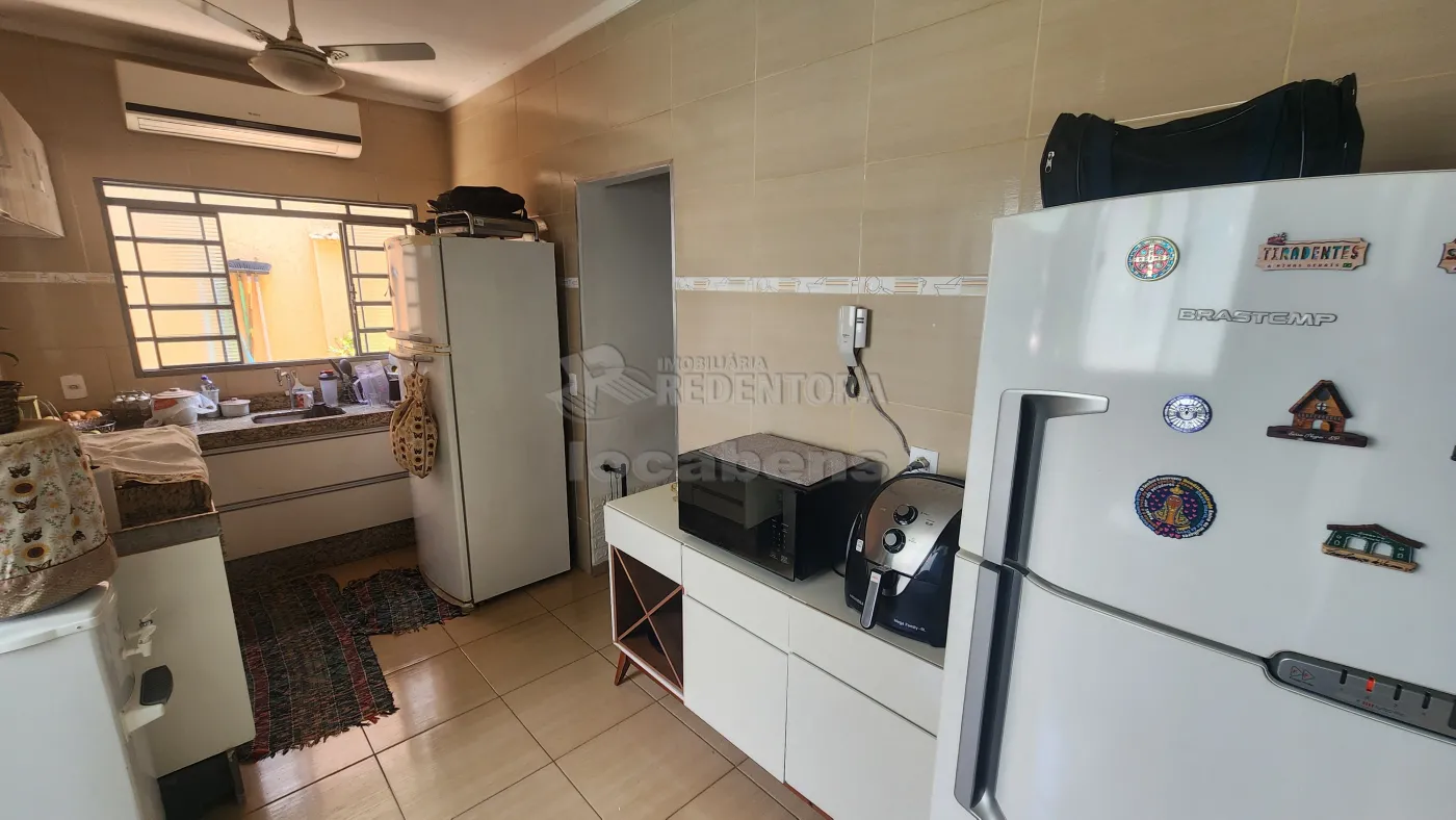 Casa à venda com 2 quartos, 100m² - Foto 3