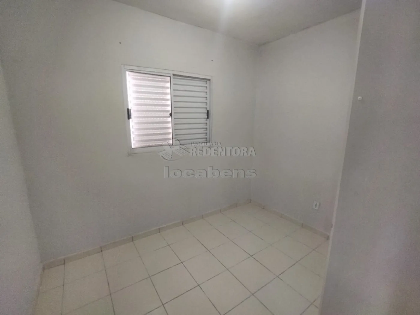 Alugar Casa / Padrão em São José do Rio Preto R$ 900,00 - Foto 9