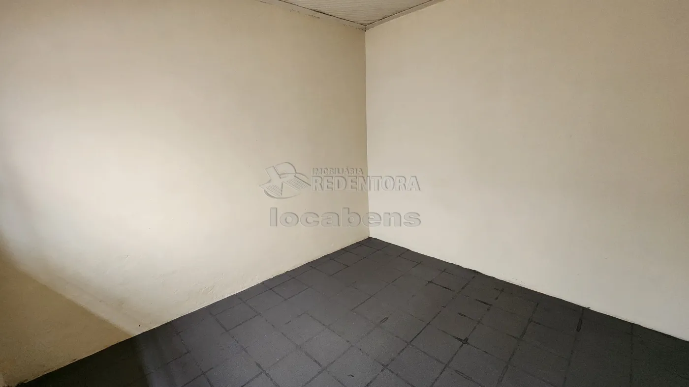 Alugar Casa / Padrão em São José do Rio Preto R$ 650,00 - Foto 4