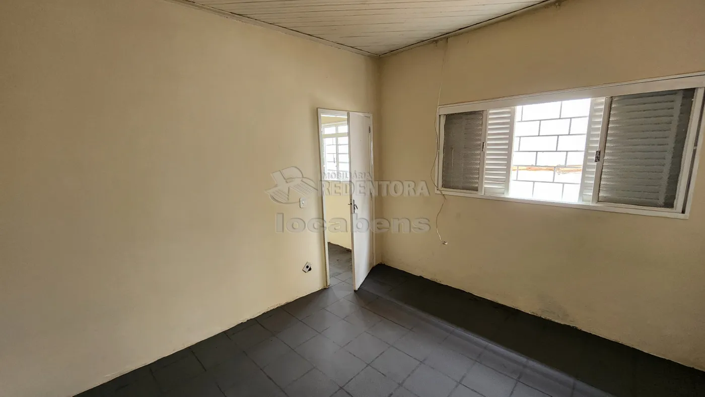 Alugar Casa / Padrão em São José do Rio Preto R$ 650,00 - Foto 3