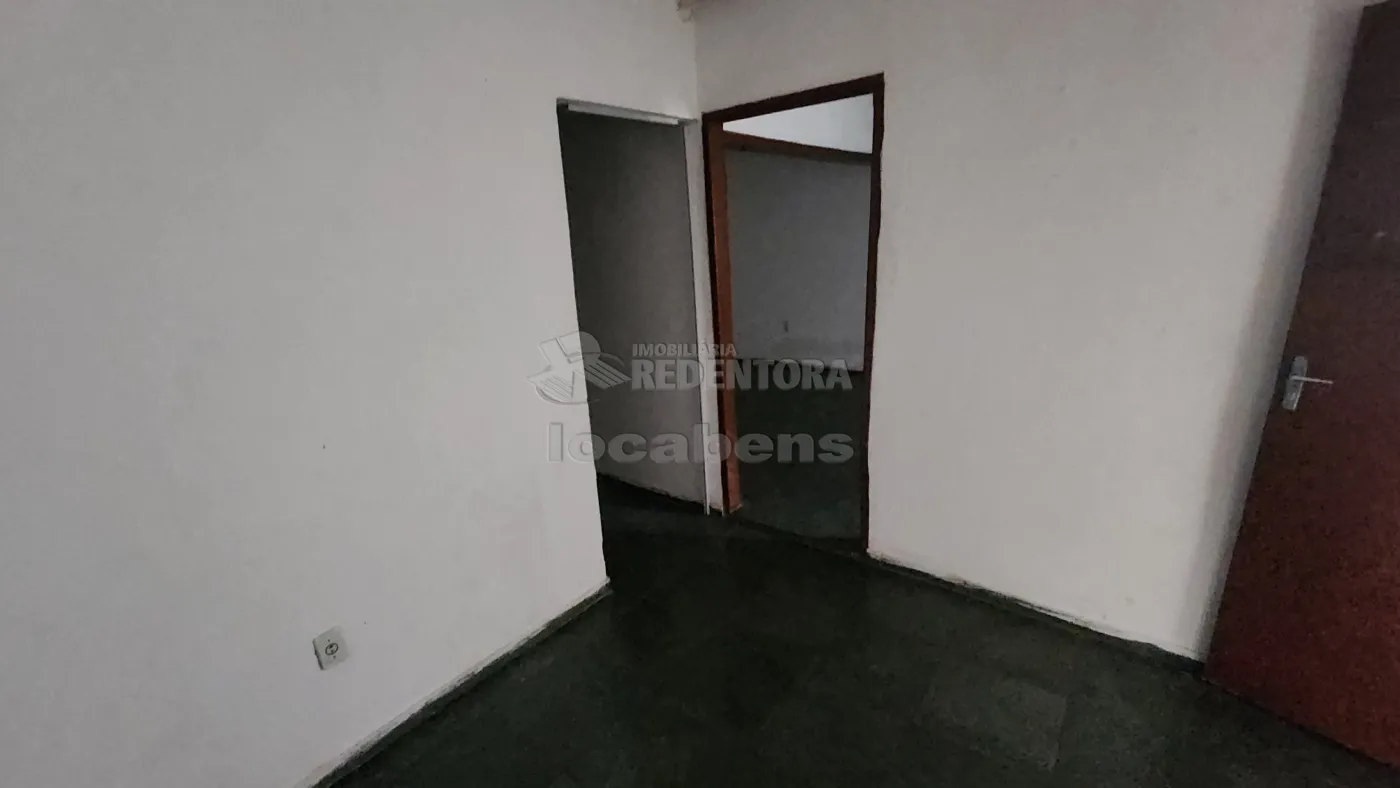 Alugar Casa / Padrão em São José do Rio Preto R$ 550,00 - Foto 1