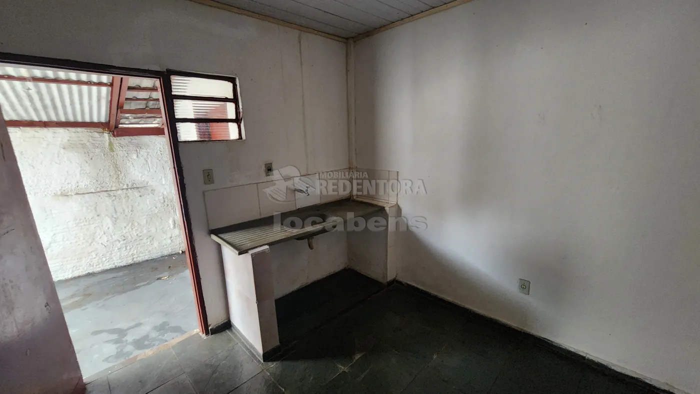 Alugar Casa / Padrão em São José do Rio Preto R$ 550,00 - Foto 2