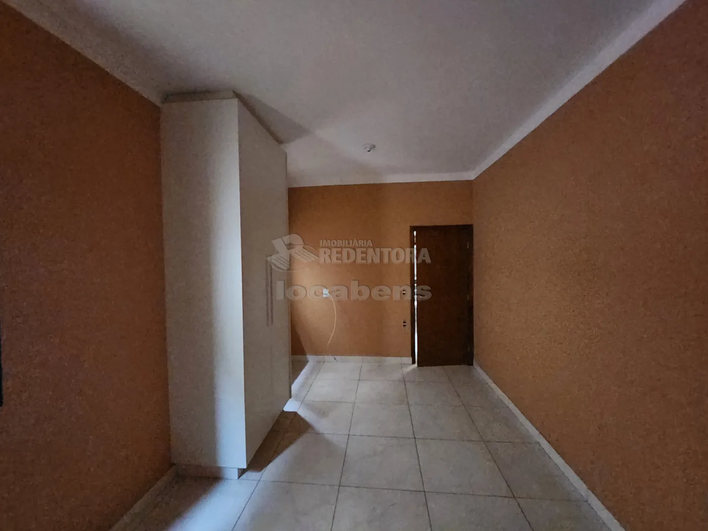 Alugar Casa / Padrão em São José do Rio Preto R$ 1.400,00 - Foto 9