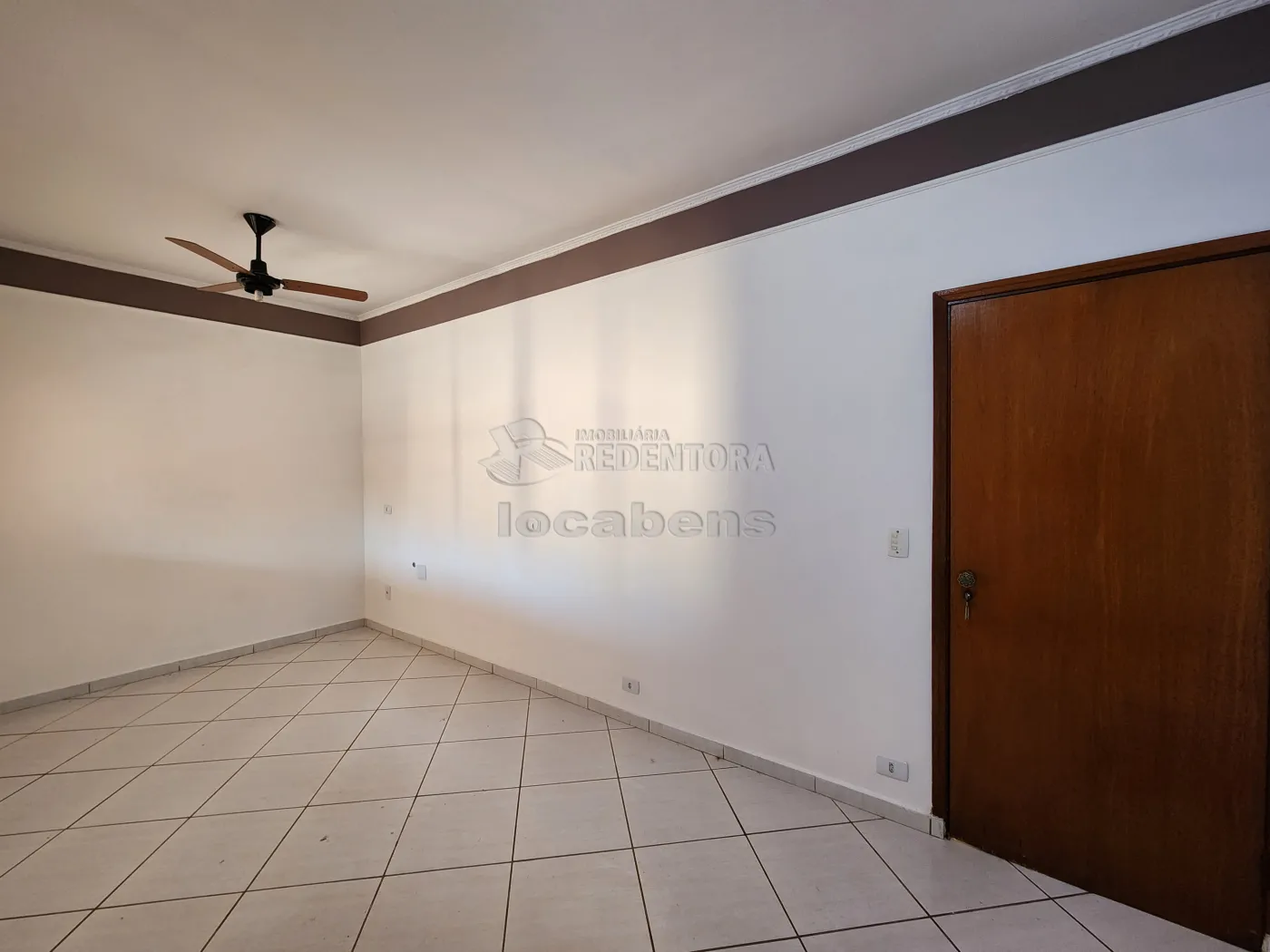 Alugar Casa / Padrão em São José do Rio Preto R$ 2.500,00 - Foto 2