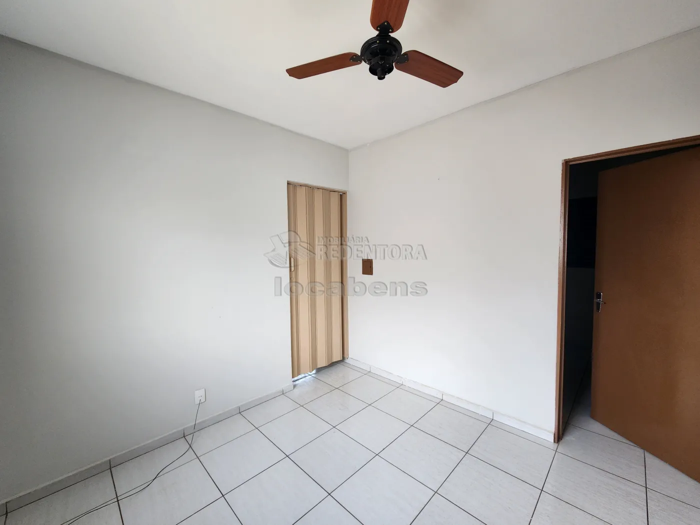 Casa para alugar com 2 quartos, 200m² - Foto 5