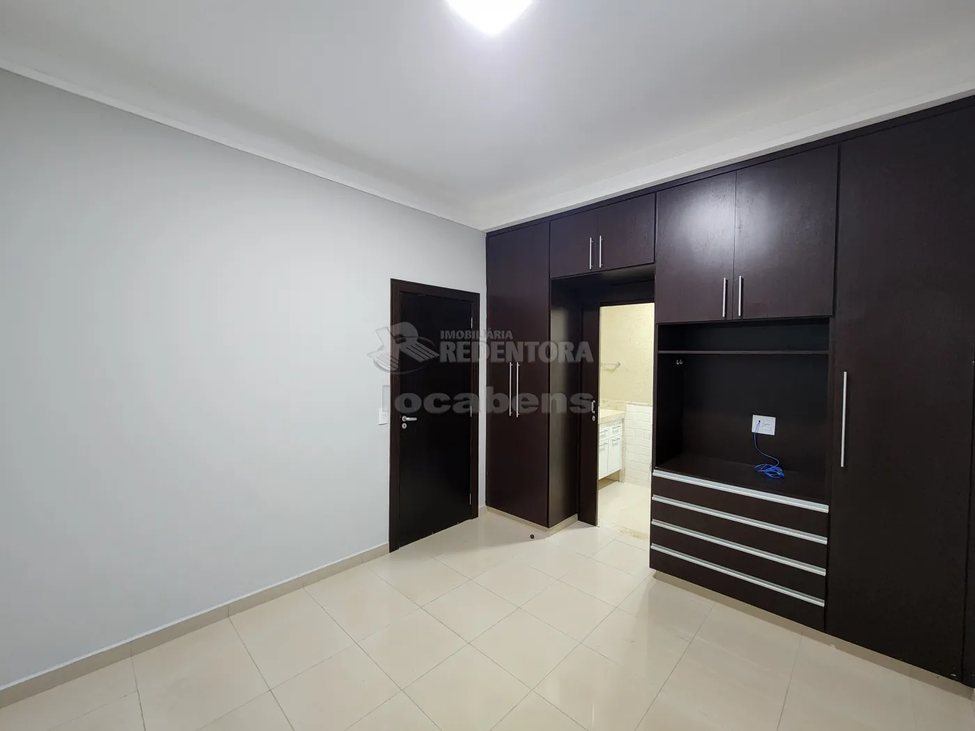 Casa de Condomínio para alugar com 4 quartos, 280m² - Foto 16