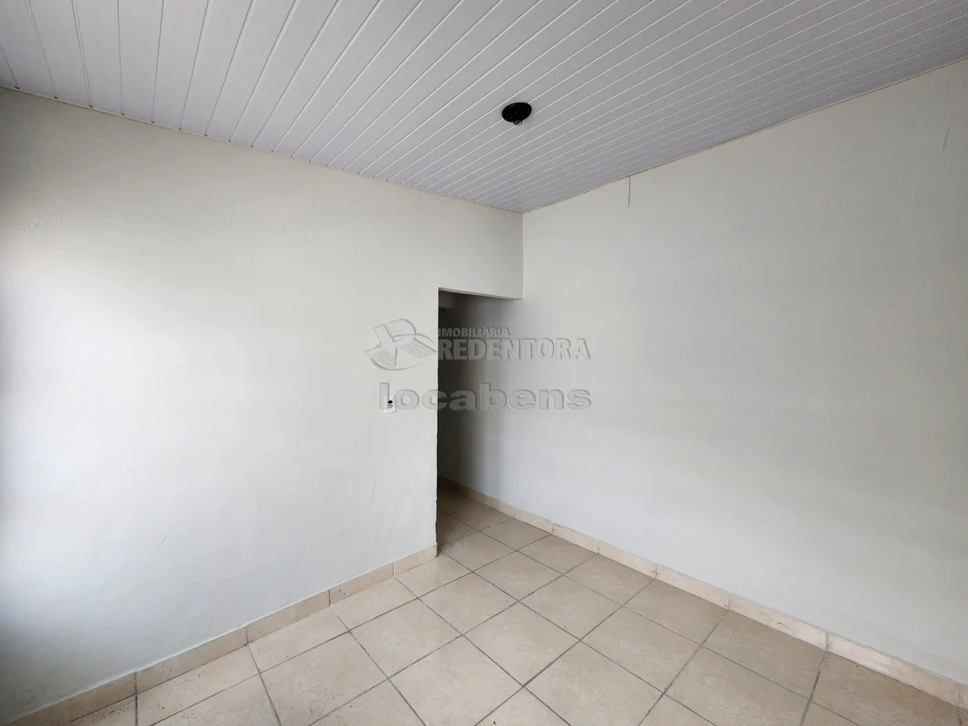 Alugar Casa / Padrão em São José do Rio Preto apenas R$ 600,00 - Foto 1