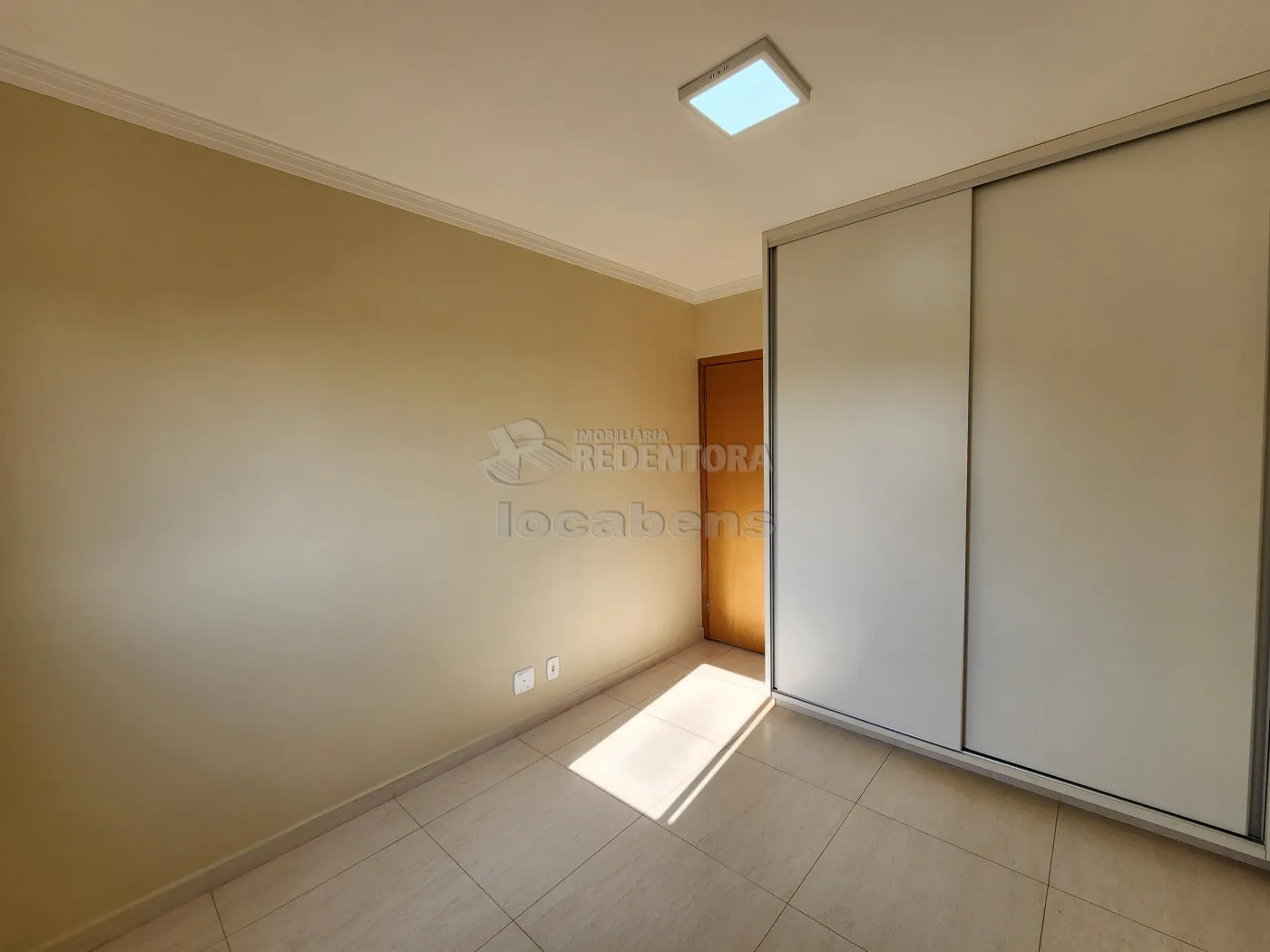 Alugar Apartamento / Padrão em São José do Rio Preto R$ 1.350,00 - Foto 6