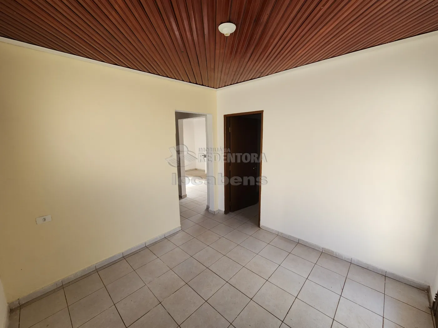 Alugar Casa / Padrão em São José do Rio Preto R$ 900,00 - Foto 3