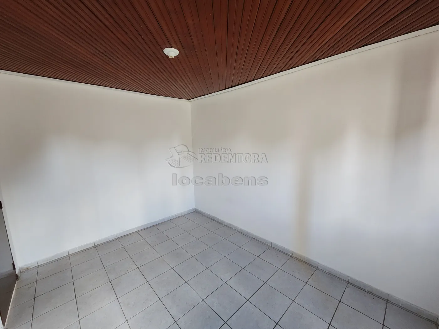 Alugar Casa / Padrão em São José do Rio Preto R$ 900,00 - Foto 4