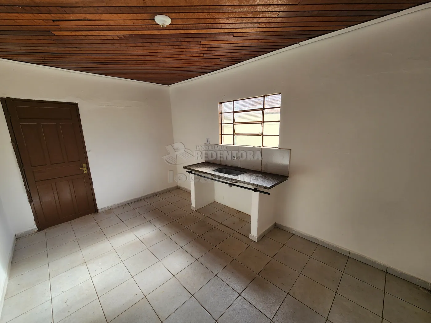 Alugar Casa / Padrão em São José do Rio Preto R$ 900,00 - Foto 6