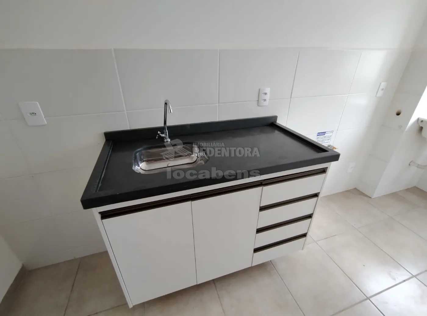 Alugar Apartamento / Padrão em São José do Rio Preto R$ 750,00 - Foto 1