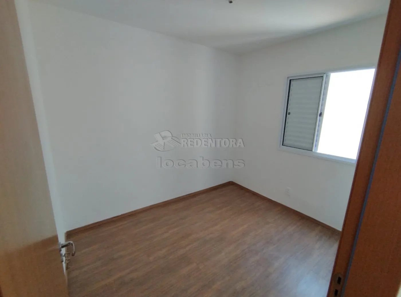 Alugar Apartamento / Padrão em São José do Rio Preto R$ 750,00 - Foto 3