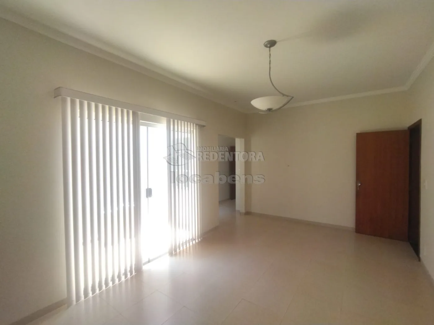 Casa à venda com 4 quartos, 300m² - Foto 1