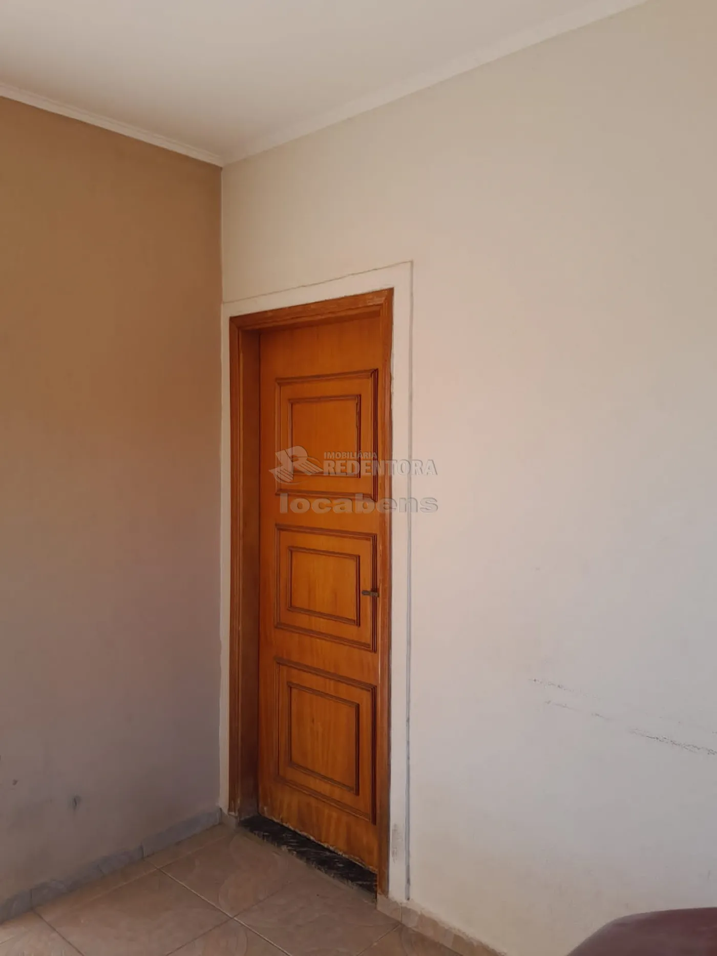 Alugar Casa / Padrão em São José do Rio Preto R$ 2.000,00 - Foto 2