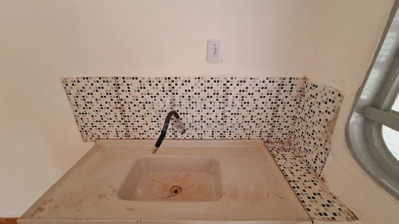 Alugar Casa / Padrão em São José do Rio Preto R$ 1.100,00 - Foto 6