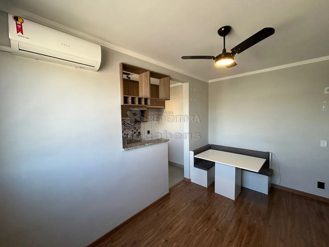 Apartamento à venda com 2 quartos, 45m² - Foto 2