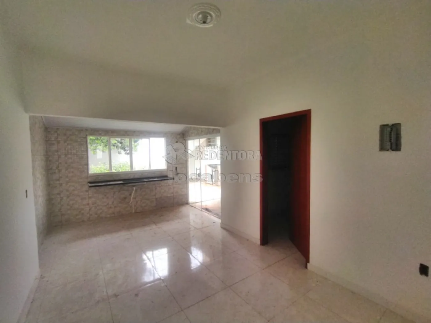 Alugar Casa / Padrão em São José do Rio Preto R$ 1.500,00 - Foto 4