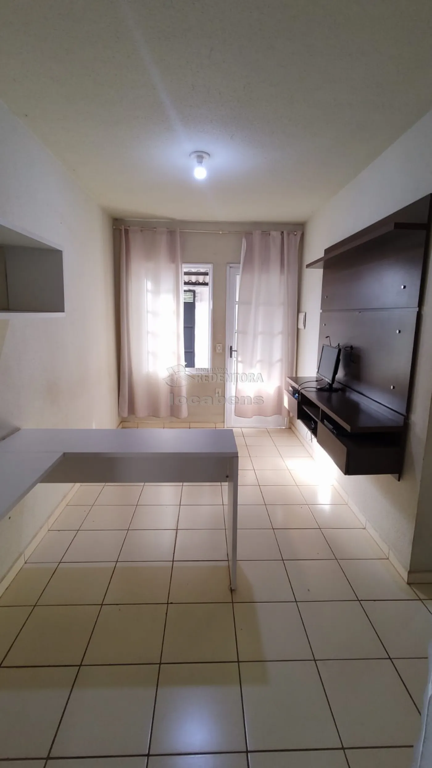 Comprar Casa / Padrão em São José do Rio Preto R$ 250.000,00 - Foto 1