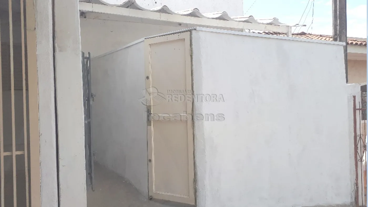 Alugar Casa / Padrão em São José do Rio Preto R$ 550,00 - Foto 1