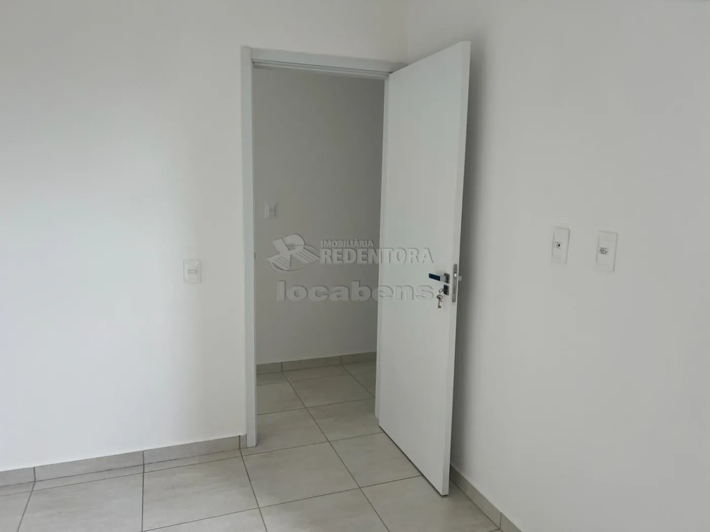 Comprar Apartamento / Padrão em São José do Rio Preto R$ 240.000,00 - Foto 5