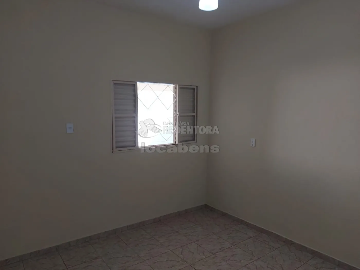 Alugar Casa / Padrão em São José do Rio Preto R$ 1.000,00 - Foto 18