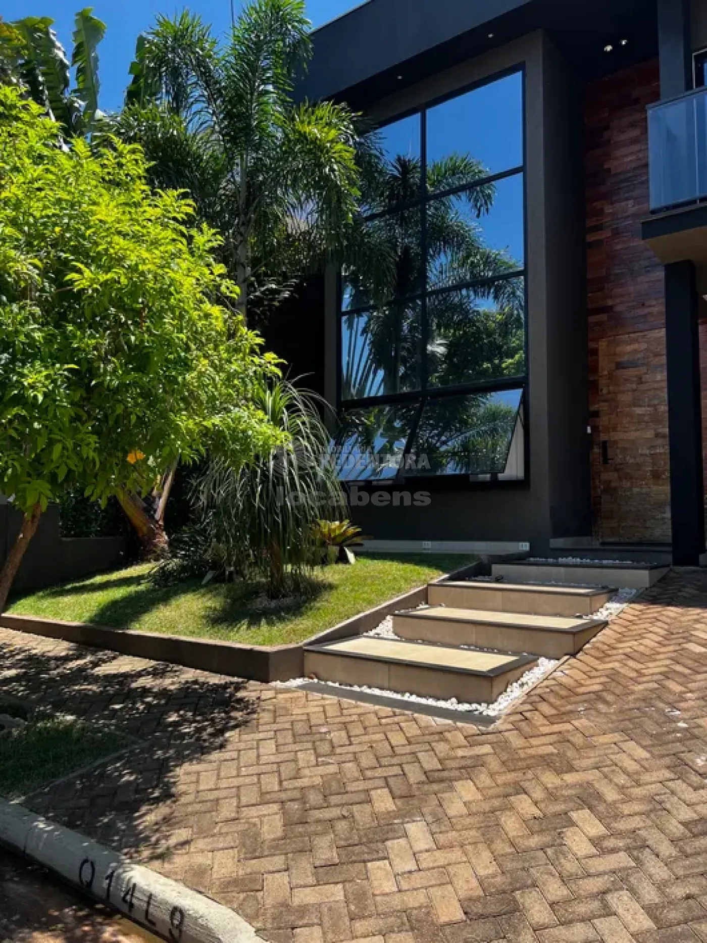 Casa de Condomínio à venda com 3 quartos, 252m² - Foto 2