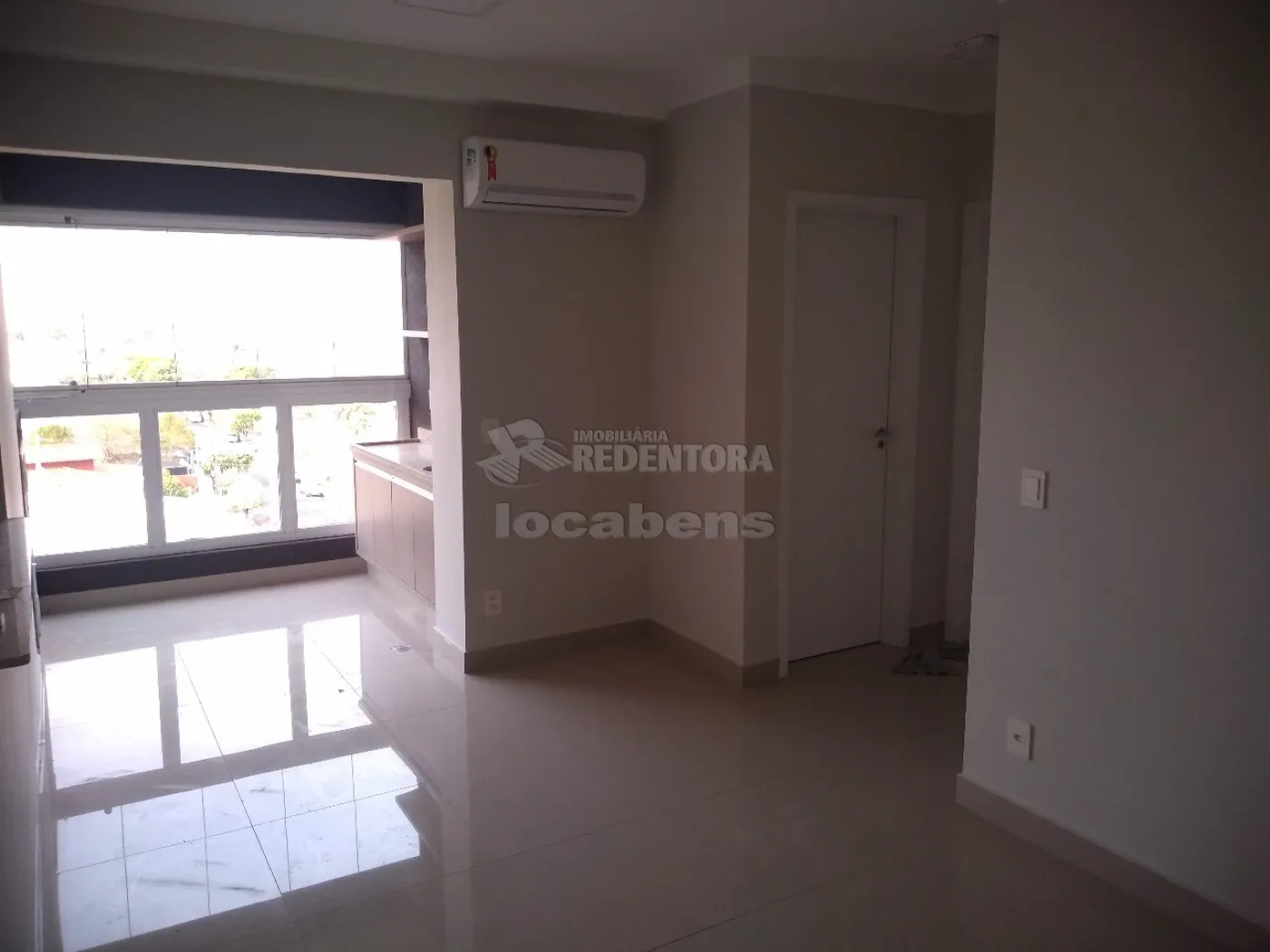 Apartamento à venda com 2 quartos, 65m² - Foto 1