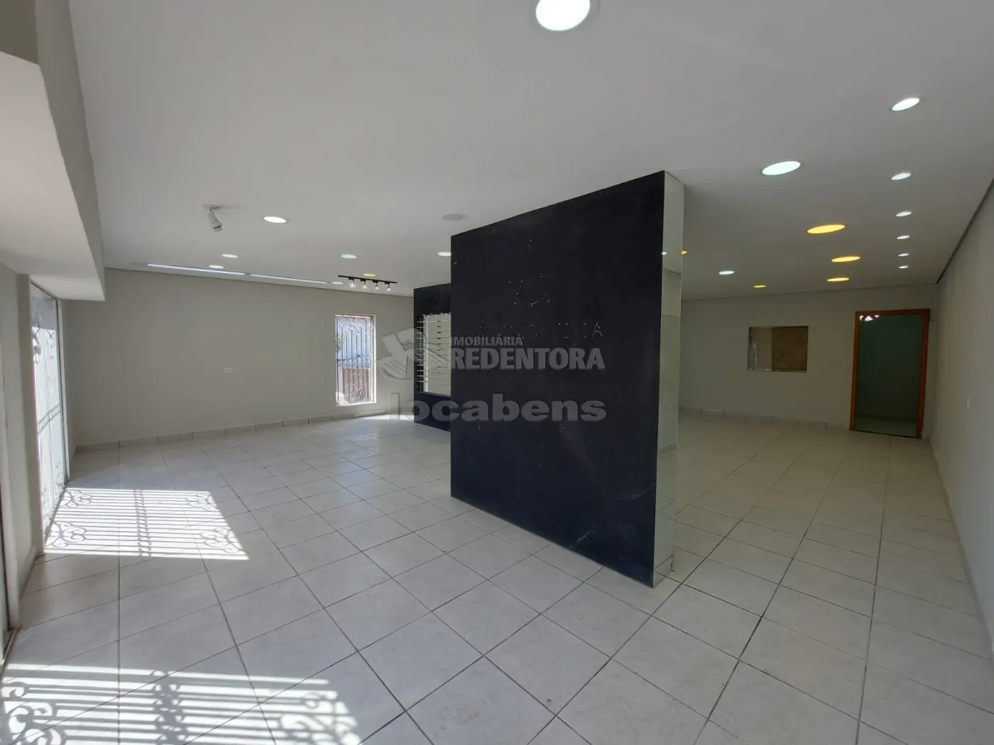 Comprar Comercial / Salão em São José do Rio Preto - Foto 1