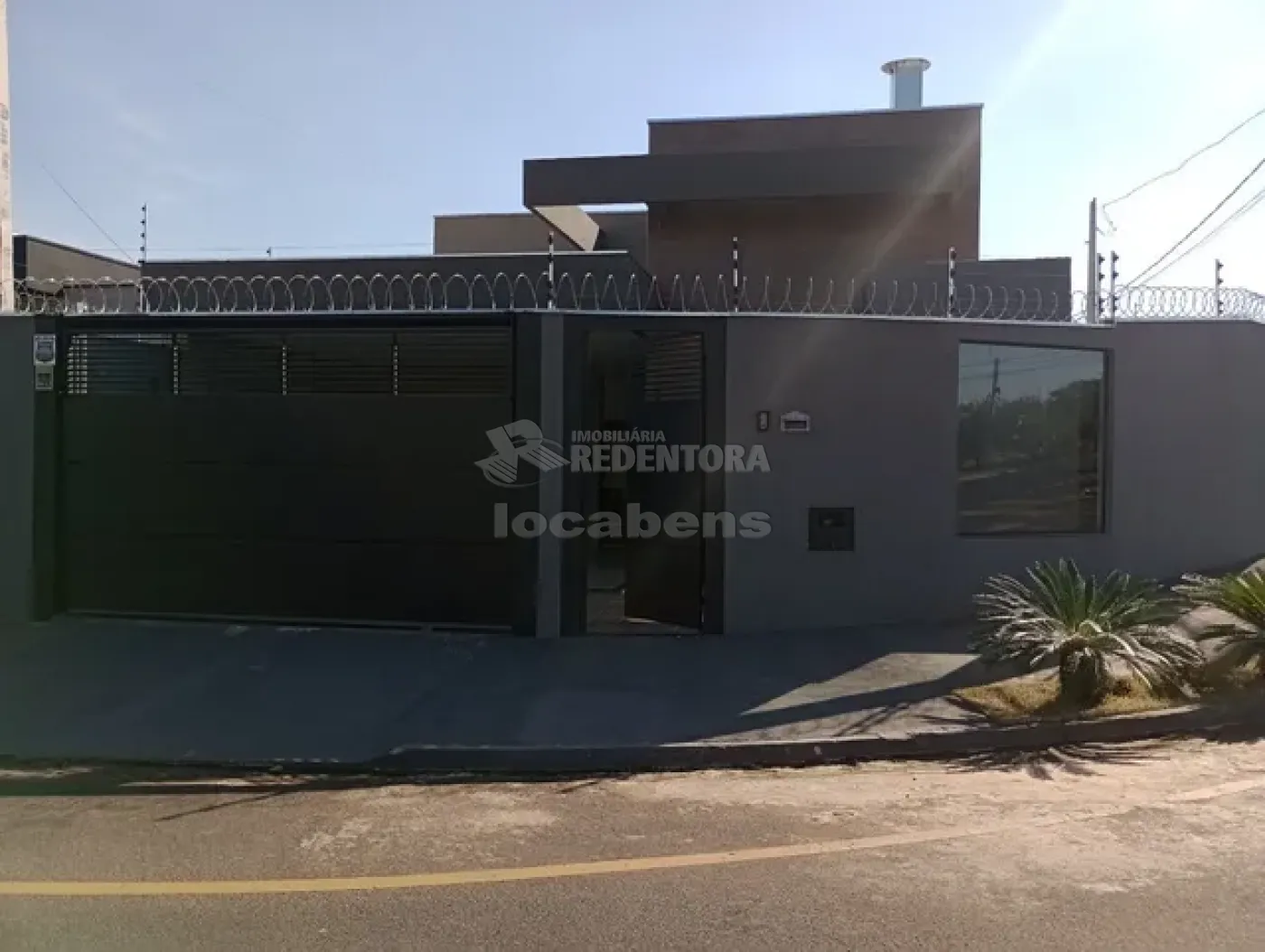 Casa à venda com 3 quartos, 130m² - Foto 1