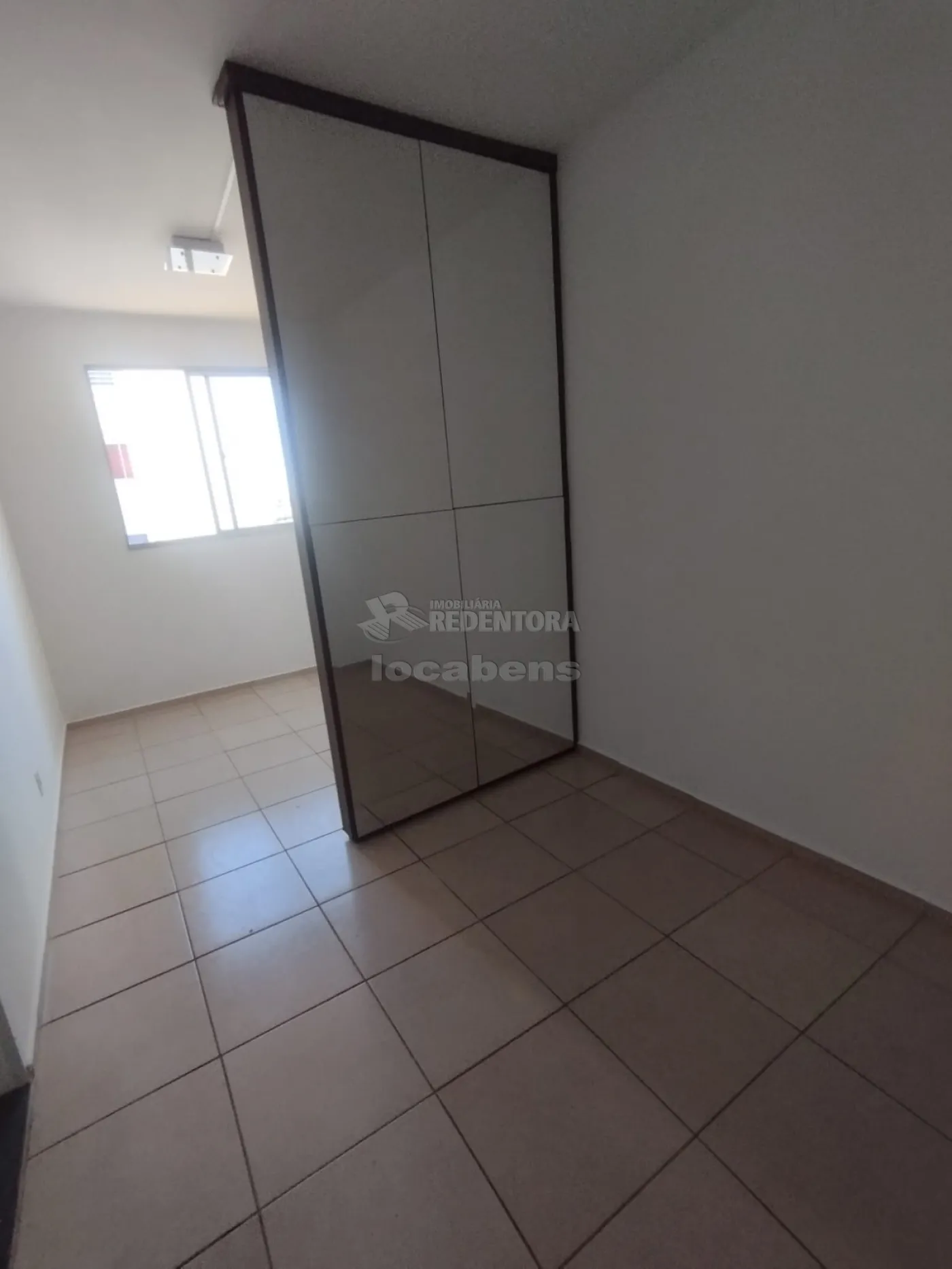 Alugar Apartamento / Padrão em São José do Rio Preto R$ 990,00 - Foto 4