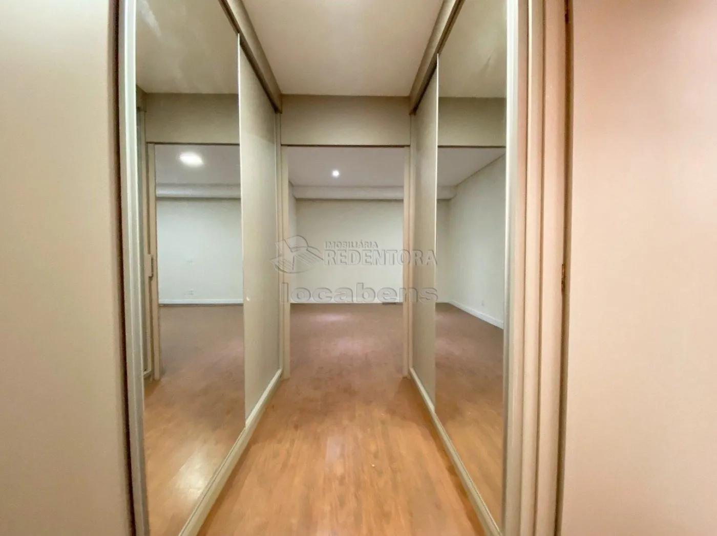 Casa de Condomínio à venda com 4 quartos, 400m² - Foto 18