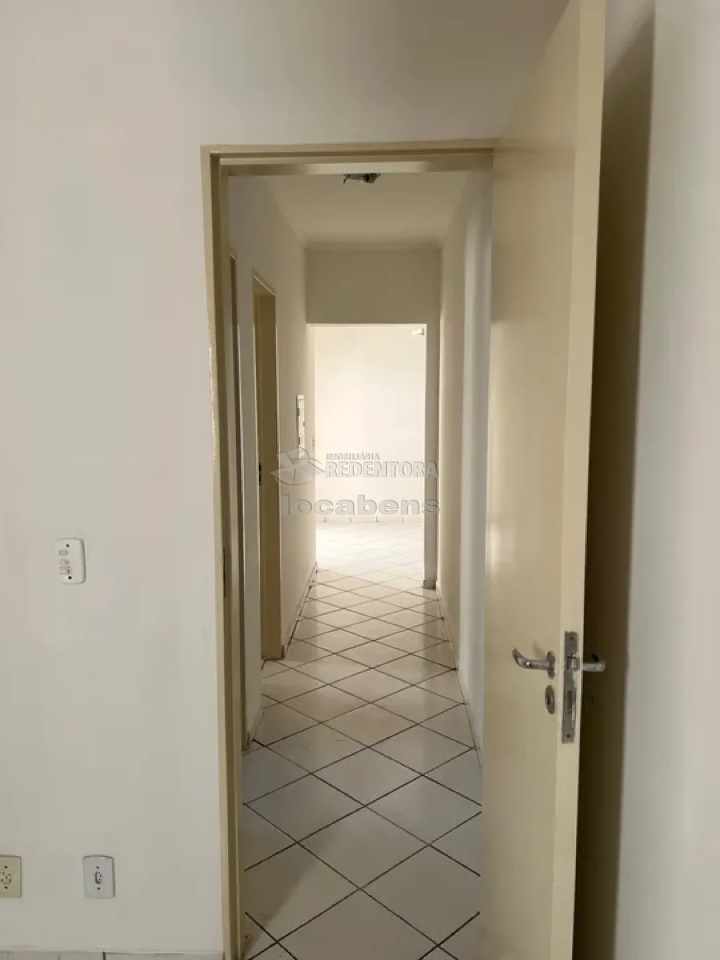 Alugar Apartamento / Padrão em São José do Rio Preto R$ 1.100,00 - Foto 4