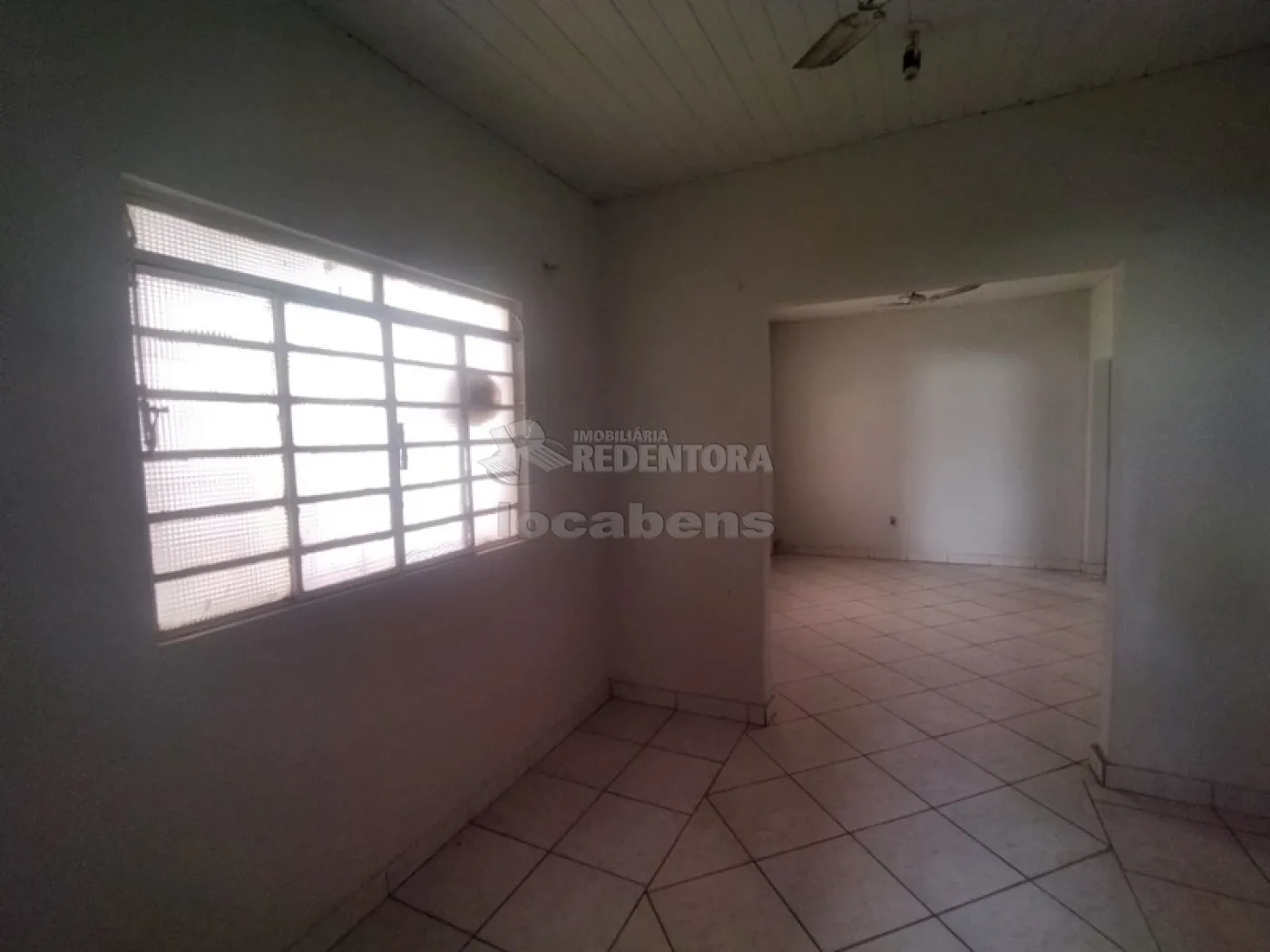 Alugar Casa / Padrão em São José do Rio Preto R$ 1.200,00 - Foto 3