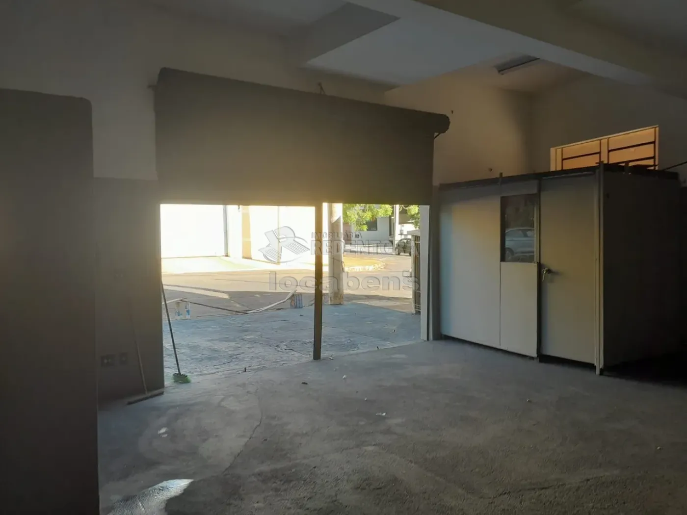 Alugar Comercial / Salão em São José do Rio Preto R$ 2.000,00 - Foto 4