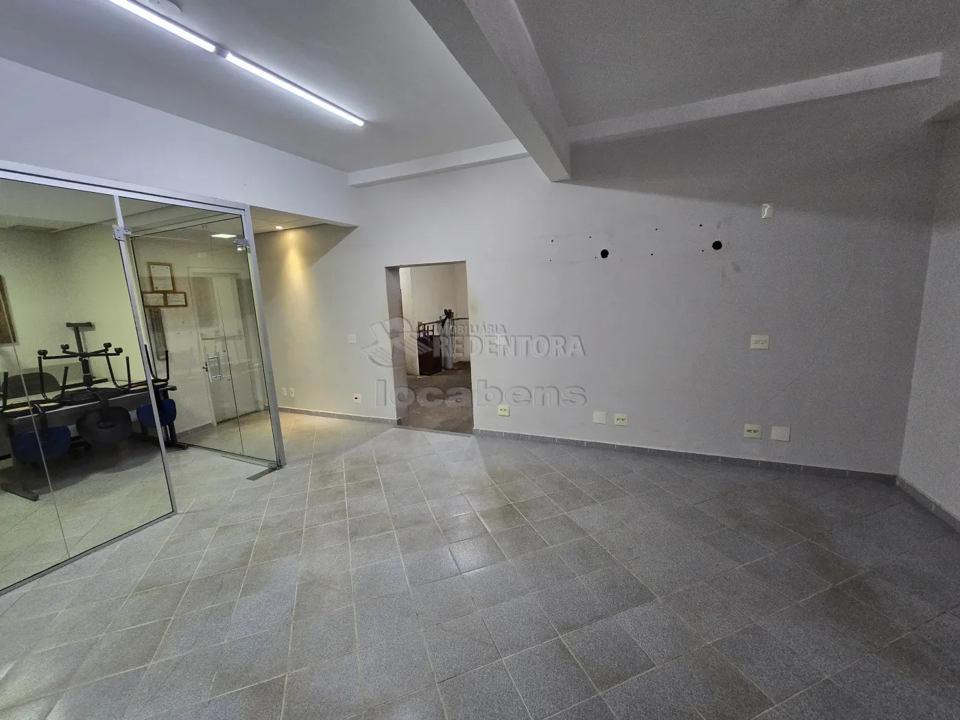 Alugar Comercial / Salão em São José do Rio Preto R$ 2.500,00 - Foto 6