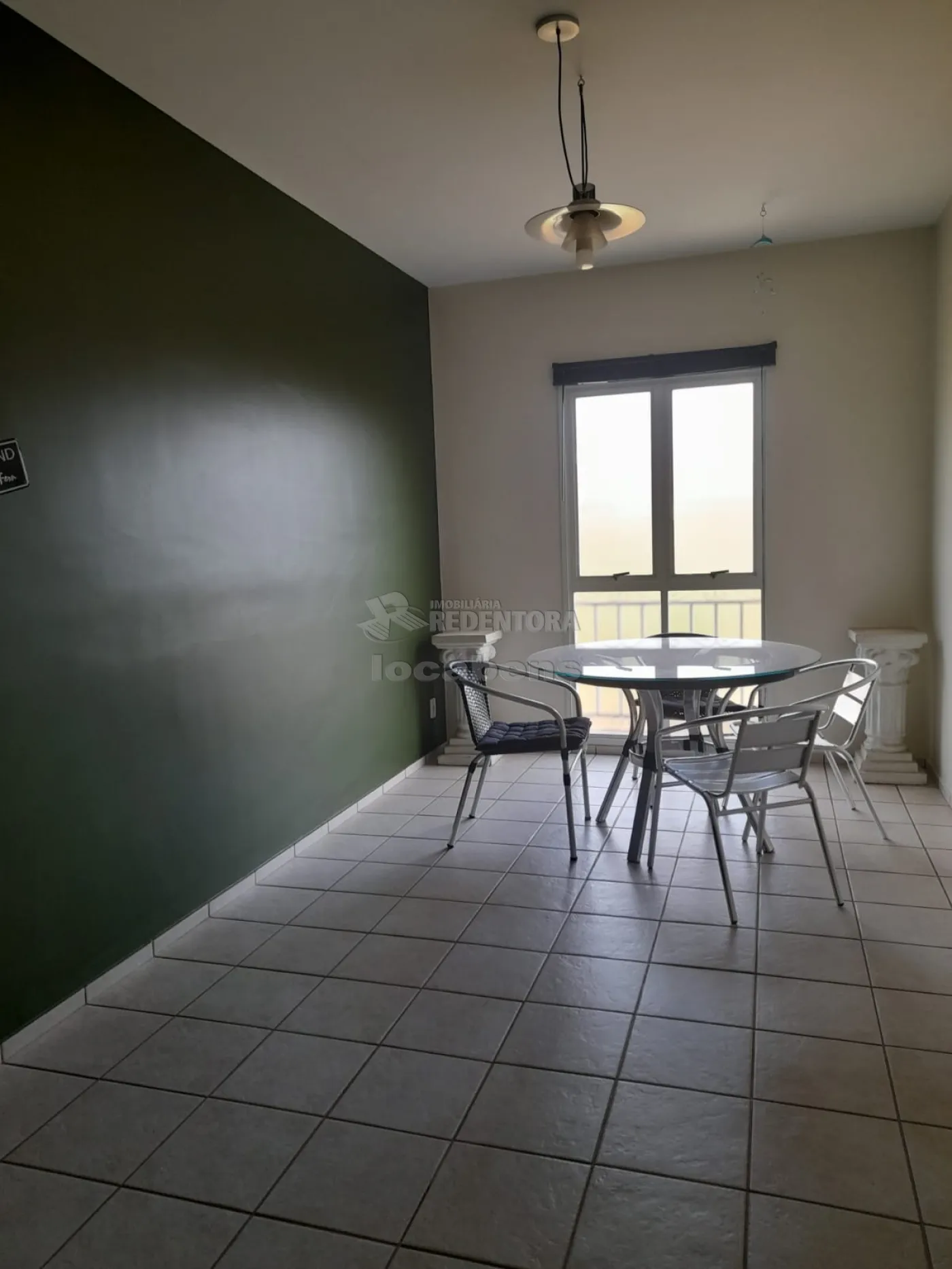 Apartamento para alugar com 2 quartos, 64m² - Foto 2