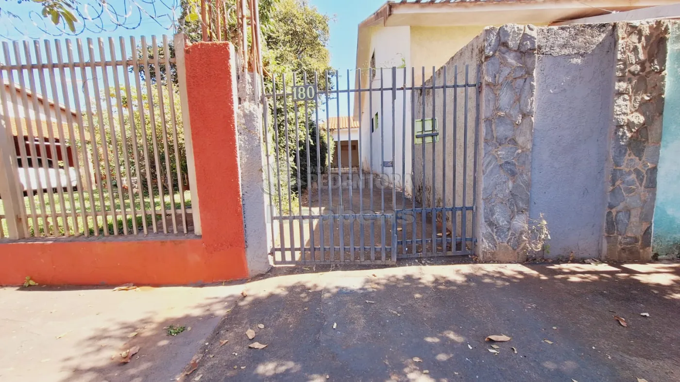 Alugar Casa / Padrão em São José do Rio Preto R$ 1.200,00 - Foto 1