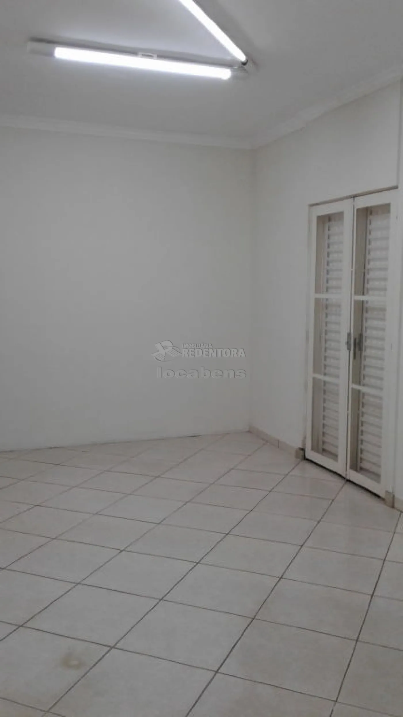 Comprar Casa / Padrão em São José do Rio Preto R$ 350.000,00 - Foto 4