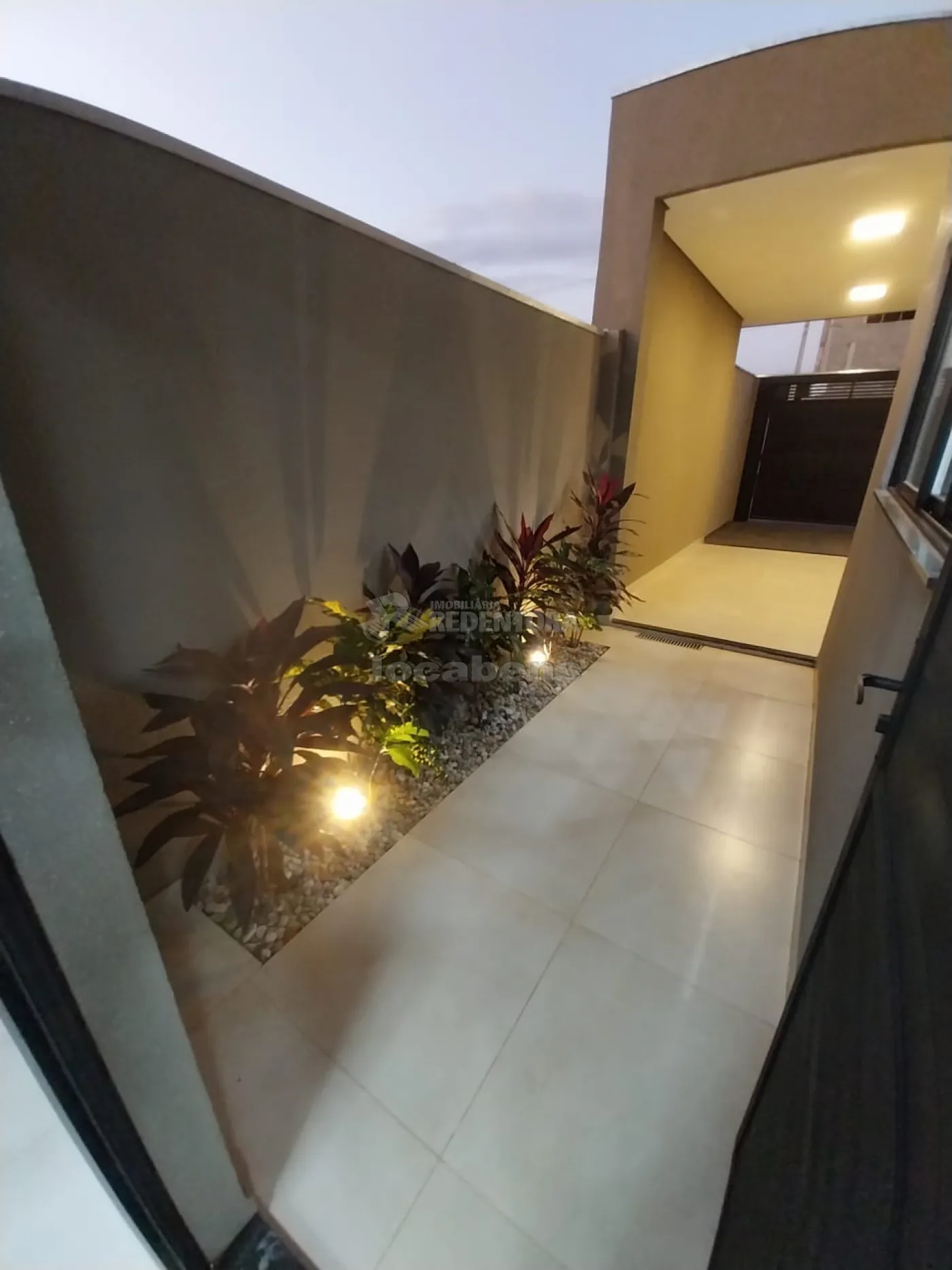 Comprar Casa / Padrão em São José do Rio Preto R$ 430.000,00 - Foto 2