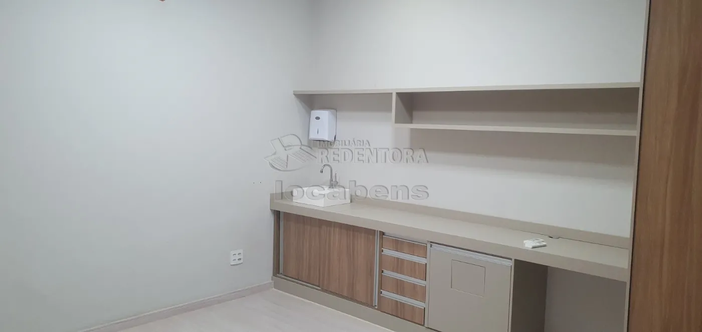 Alugar Casa / Padrão em São José do Rio Preto R$ 5.100,00 - Foto 3