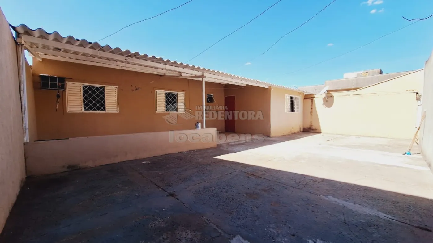 Alugar Casa / Padrão em São José do Rio Preto R$ 1.300,00 - Foto 2