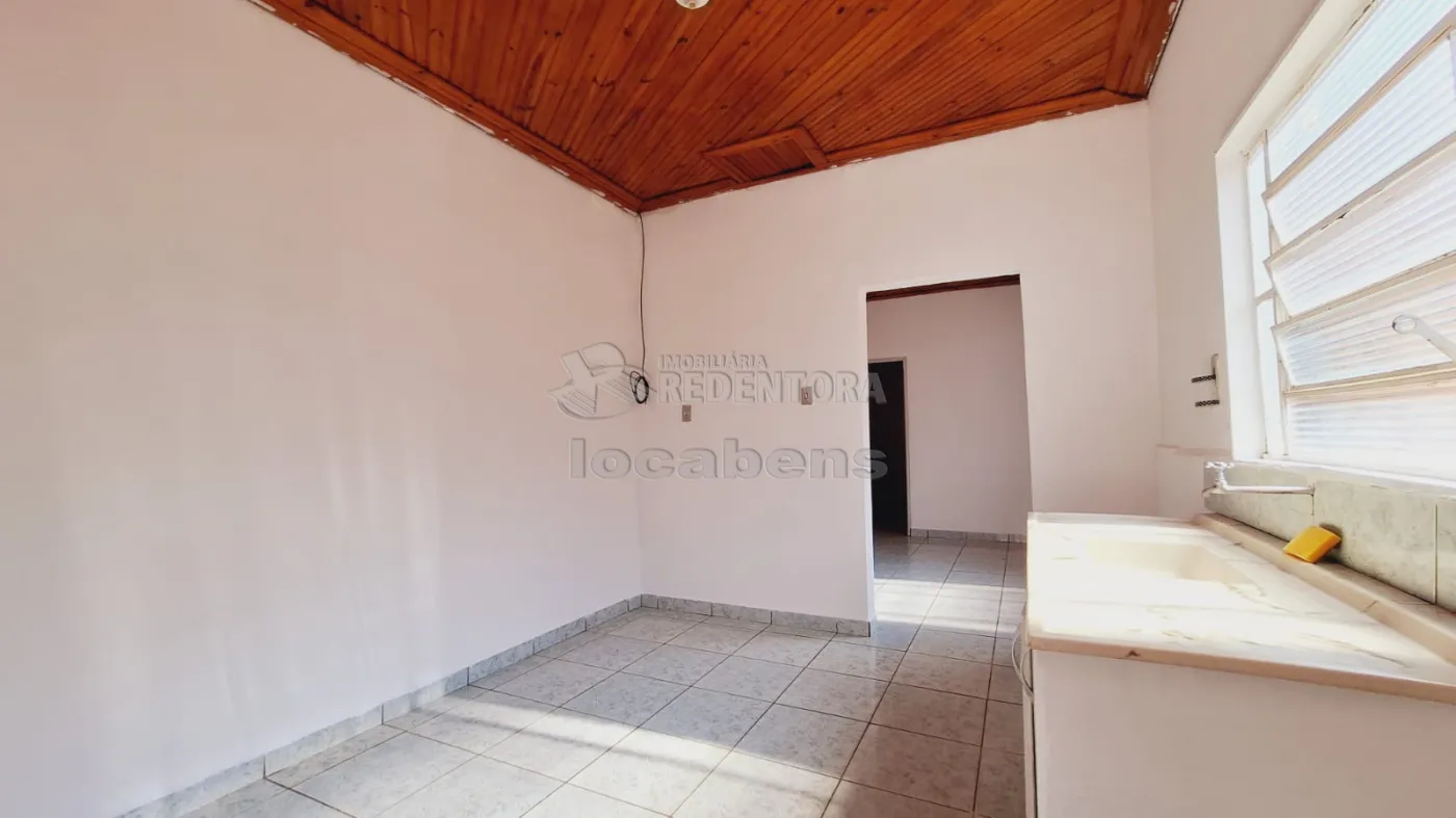 Alugar Casa / Padrão em São José do Rio Preto R$ 800,00 - Foto 3