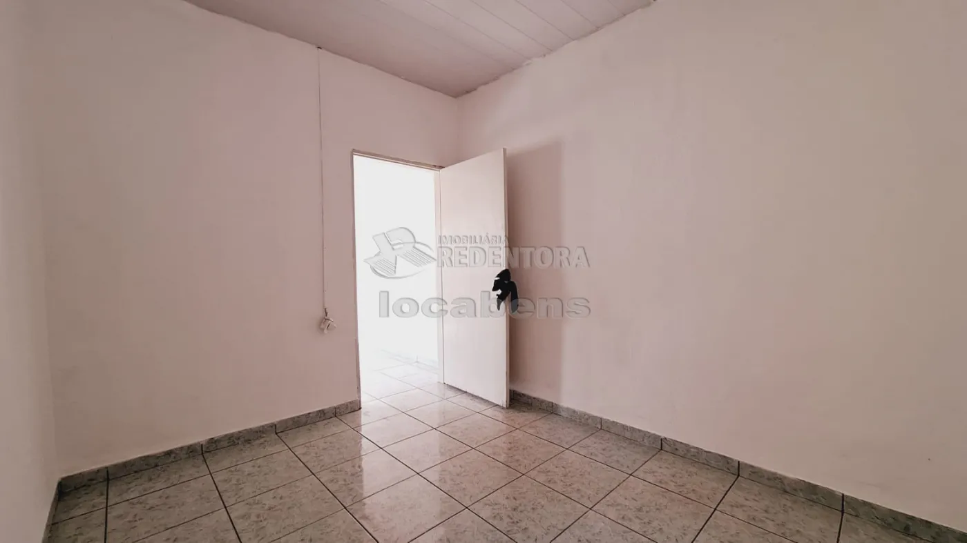 Alugar Casa / Padrão em São José do Rio Preto apenas R$ 800,00 - Foto 1