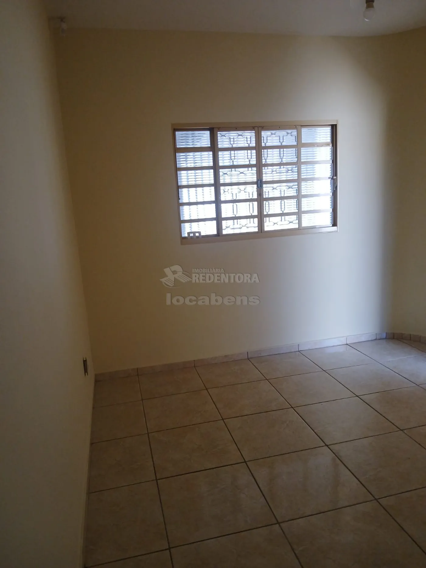 Comprar Casa / Padrão em São José do Rio Preto R$ 210.000,00 - Foto 4